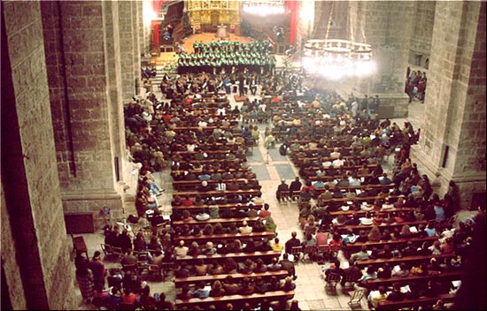 Coro de la Universidad de León
con la Orquesta Sinfónica de Bratislava
